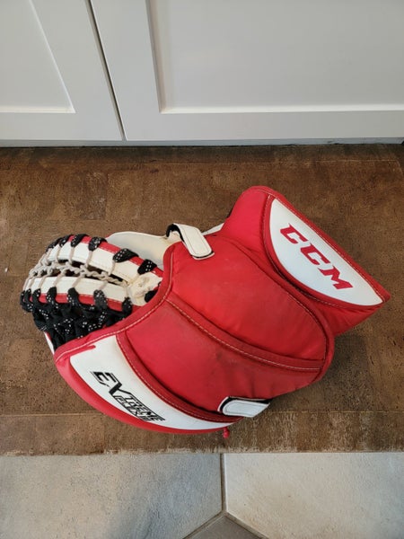 White Senior Used CCM Regular Extreme Flex III