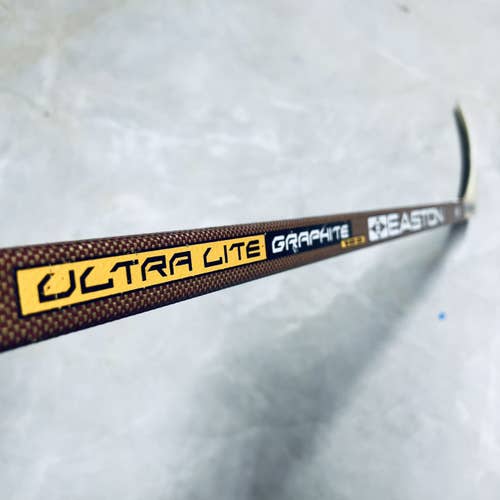 Rare Easton Ultra Lite Graphite Hockey Stick w/ Brand New Blade