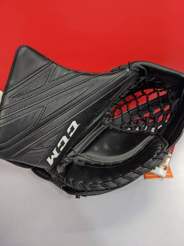 Black Intermediate Brand New CCM Extreme Flex 4.9 catcher goalie glove