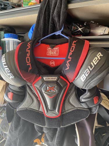 Senior Extra Large Bauer  Vapor 1X Lite Shoulder Pads