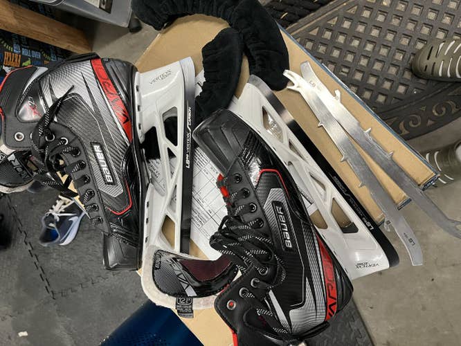 Used Bauer Extra Wide Width Size 12.5 Vapor X2.7 Hockey Goalie Skates