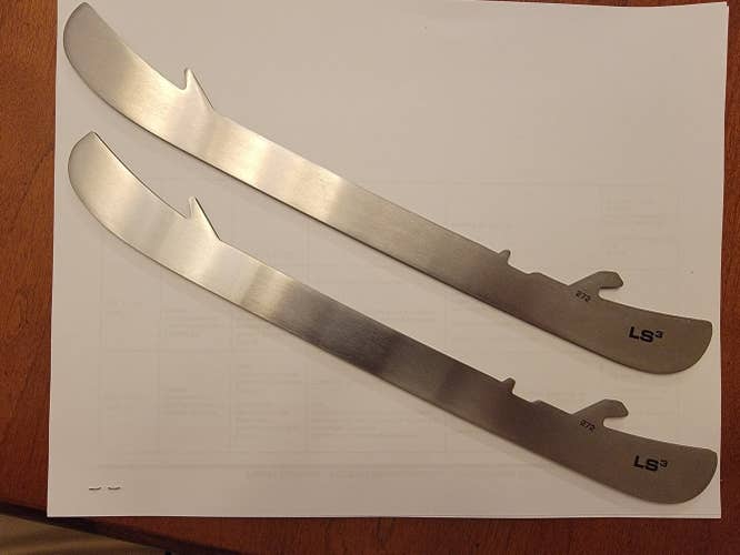 NEW BAUER LS3 STEEL RUNNER - SIZE 8 - 272 LS EDGE