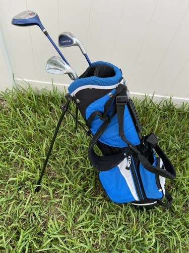Wilson Rookie Tour Kids Set Driver, Iron, PW And Putter W/ Ray Cook Bag