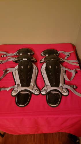 Black Used Intermediate Mizuno Dry light Catcher's Leg Guards