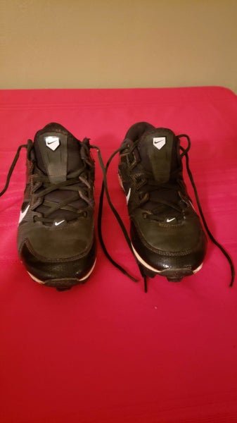 Black Used Women's fastflex Cleats Nike Low Cut size 8.5