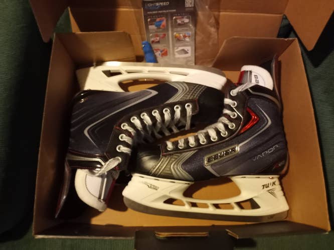 Senior New Bauer Vapor X80 Hockey Skates Regular Width Size 10.5
