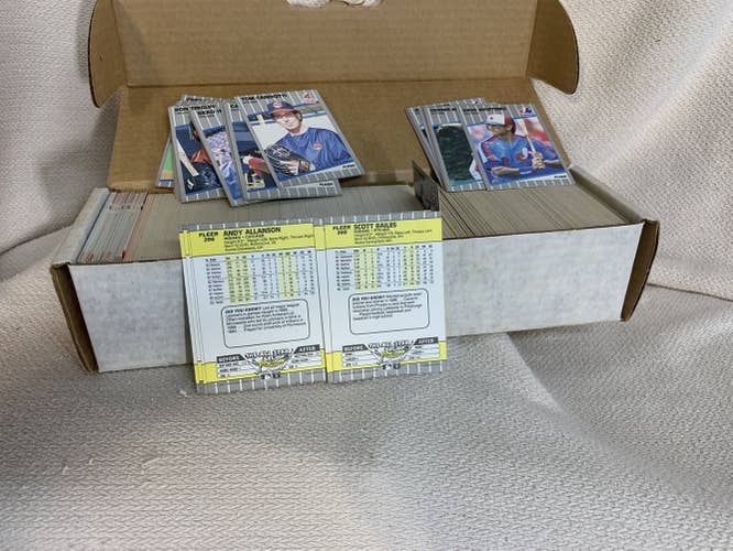 Baseball Trading Cards 1989 Fleer Complete Open Box Set