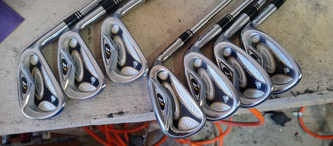 Used Men's TaylorMade Right Handed R7 Iron Set Regular Flex Steel Shaft