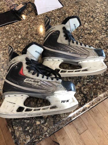 Senior Bauer Regular Width Size 10 Vapor X:05 Hockey Skates