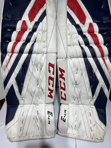 Intermediate CCM goalie Pads