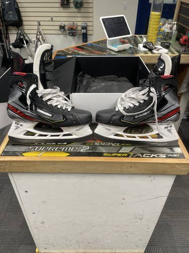 Senior Bauer Regular Width Pro Stock Size 9.5 Vapor 2X Pro Hockey Skates