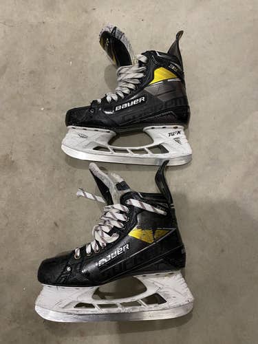 Used Bauer Regular Width  Size 9 Supreme 3S Pro Hockey Skates