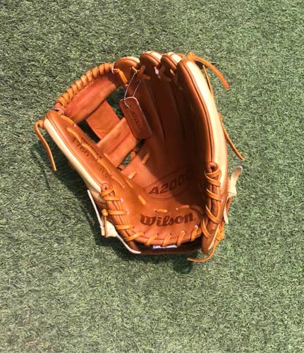 Wilson Used Gray Right Hand Throw 11.5" Baseball Glove