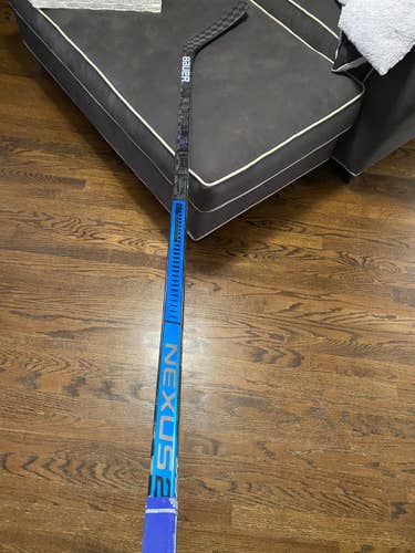 Senior Right Handed  Pro Stock Nexus 2N Pro Hockey Stick