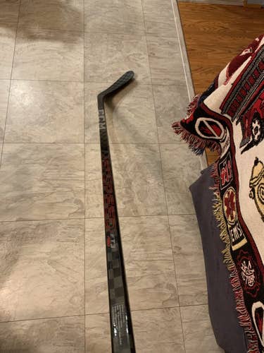 Senior Right Handed Toe Pattern  JetSpeed FT3 Pro Hockey Stick