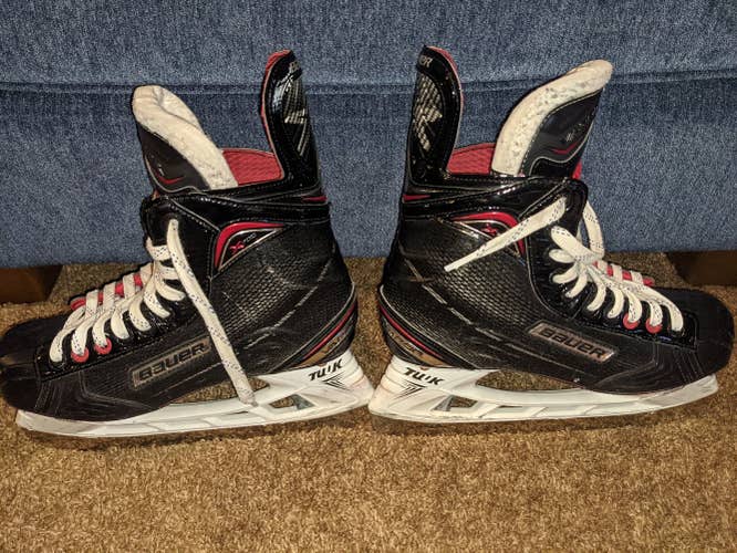 Senior Used Bauer Vapor X700 Hockey Skates Regular Width Size 8