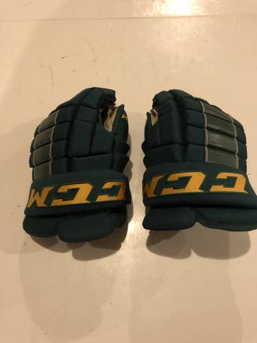Used CCM HG4RRP 14” Green and gold