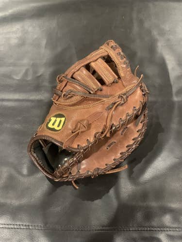 Used First Base 11.5" A800 Baseball Glove