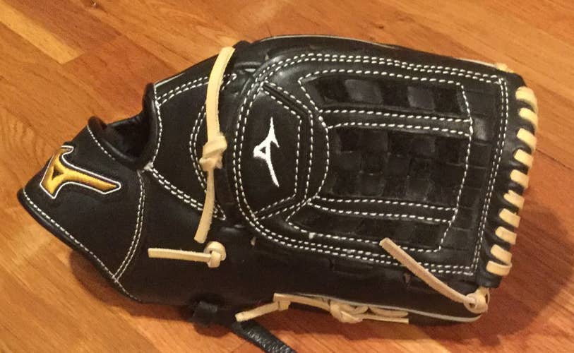 Used (like-new)  Black Mizuno MVP Select Right Hand Throw 12" Baseball Glove