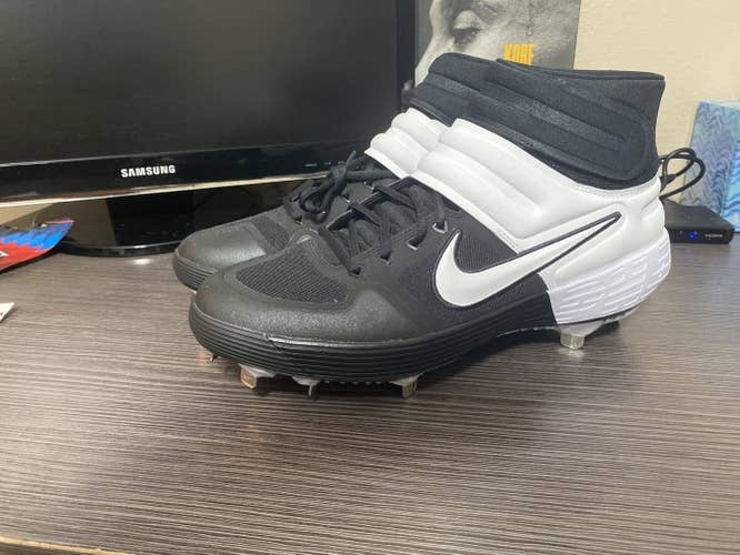 Black Nike Alpha Huarache Elite 2