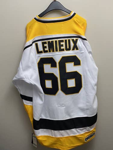 White Men's XXL CCM Jersey