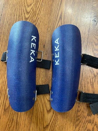 BRAND NEW KEKA ARM GUARDS