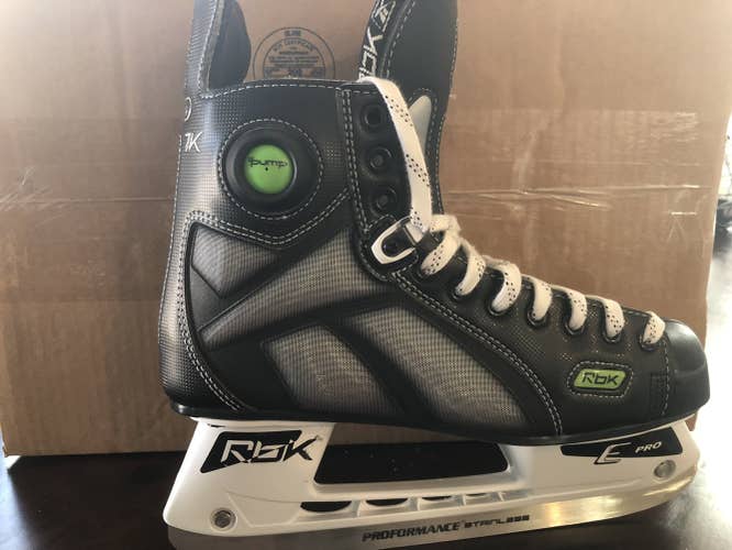 Senior Reebok Regular Width Size 10 7k pump Hockey Skates