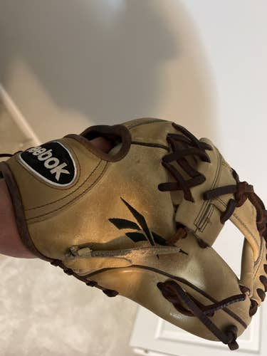 Brown High School/College Infield 11.5" vr6000 Baseball Glove