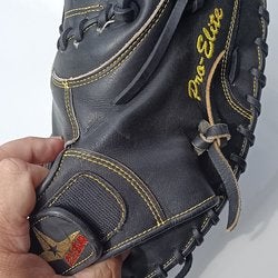 Used High School/College All Star Right Hand Throw CM3000BK Catcher's Glove 35"