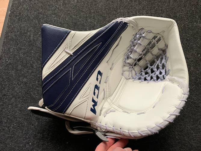 CCM Extreme Flex 4 Hockey Goalie Glove White/Navy Pro Stock Practice Outhouse