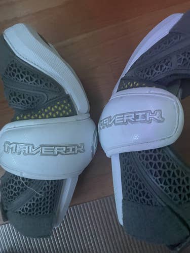Used Large Maverik Rome Arm Pads