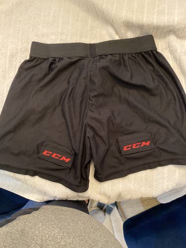 Men’s XL CCM under layer short