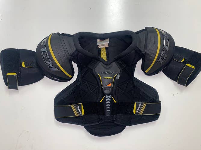 Senior Medium CCM  Tacks 7092 Shoulder Pads