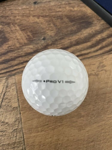 1 Titleist Pro V1 Left Dot  Golf Ball, Used
