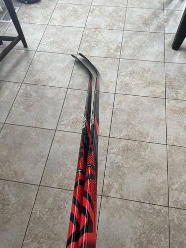 *2 PACK*Senior Right Handed  Vapor FlyLite Hockey Stick