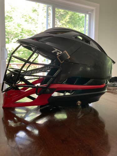 Black Adult Player's Cascade R Helmet