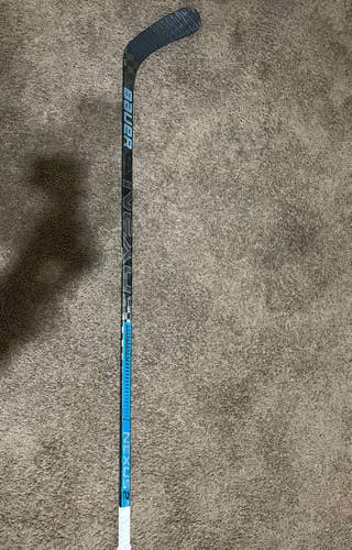 Senior Right Handed Mid Pattern  Nexus 2N Pro Hockey Stick