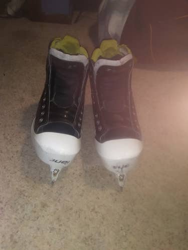 MUST GO GOALIE skates size 9.0