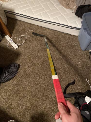Senior Left Hand Toe Pattern  Supreme UltraSonic Hockey Stick