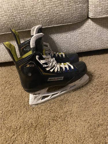 Used Bauer Supreme S29 Hockey Skates
