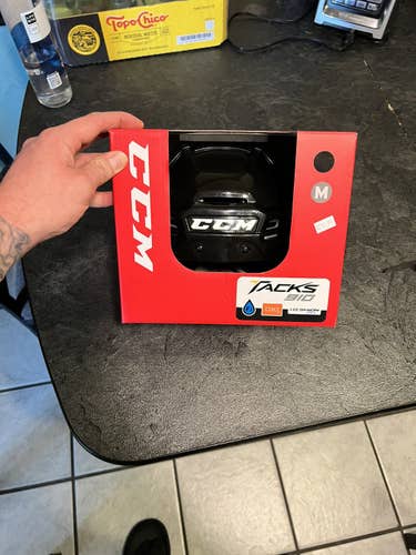 Black Used Medium CCM  Tacks 910 Helmet