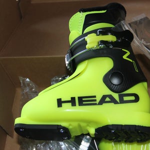 Head kids Ski Boots 2022 model size 16.5 mondo  - US 9  HEAD Z1 kids ski boots  NEW