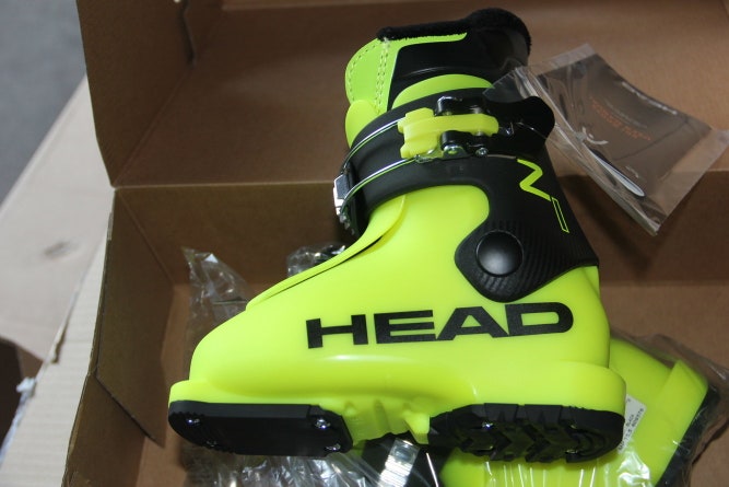 Head kids Ski Boots 2022 model size 16.5 mondo  - US 9  HEAD Z1 kids ski boots  NEW