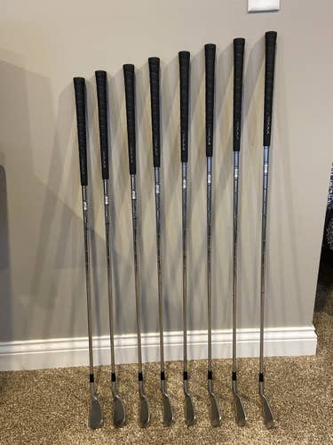 Left handed golf irons