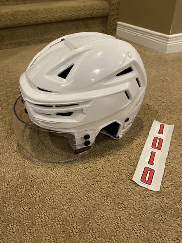 Pro Stock Bauer Reakt 150 Helmet Washington Capitals Medium