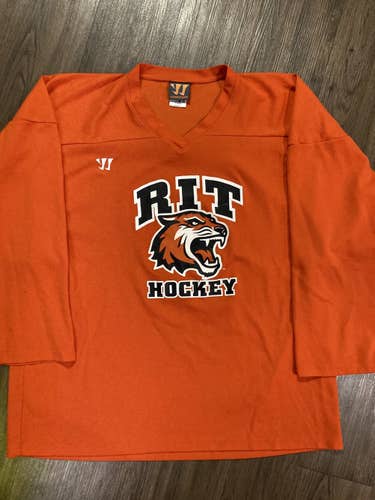 Team Issued RIT Hockey Practice Jersey. Large
