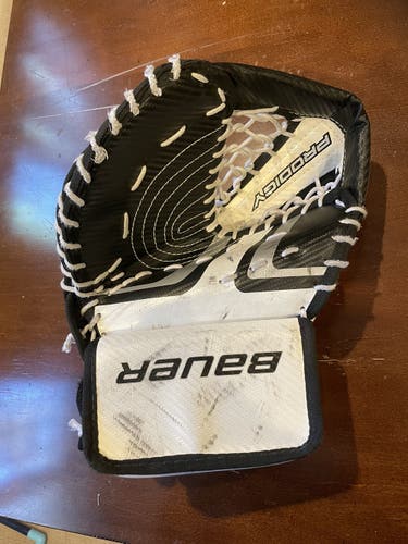 Full Right Bauer Goalie Glove - Prodigy 2.0