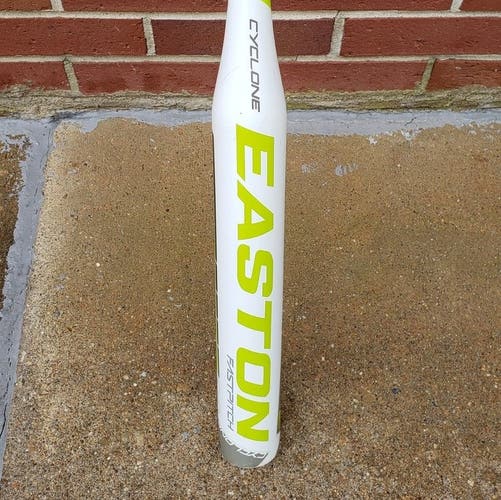 White Easton Alloy Cyclone  Softball Bat (-9) 21 oz 30" 2.25 barrel ages 12-15