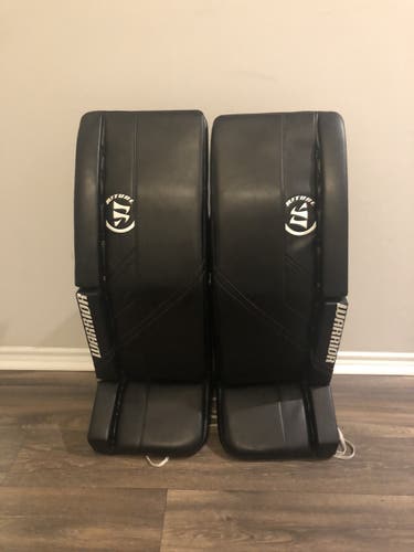 Black Senior 33" Warrior  Ritual G5 pro Goalie Leg Pads