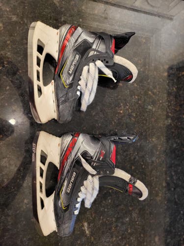 Senior Used Bauer Vapor 2X Pro Hockey Skates Regular Width Size 7.5